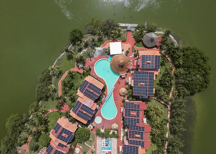 Selina Cancun Laguna ZoneHostal